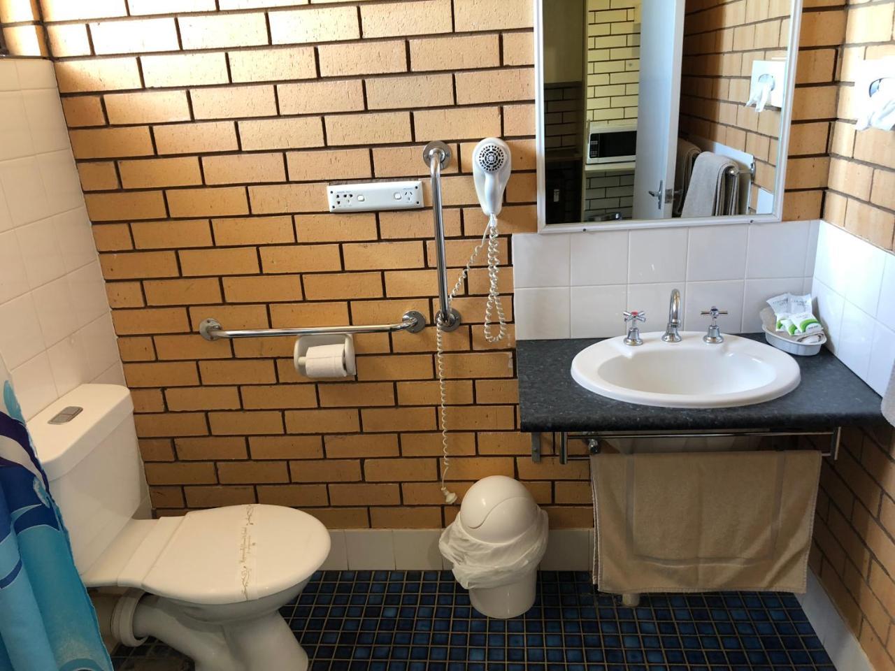 Stockman Motor Inn 3*